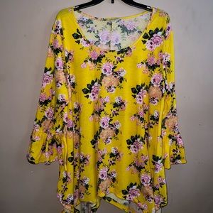 NWOT - Cute Flowy Top